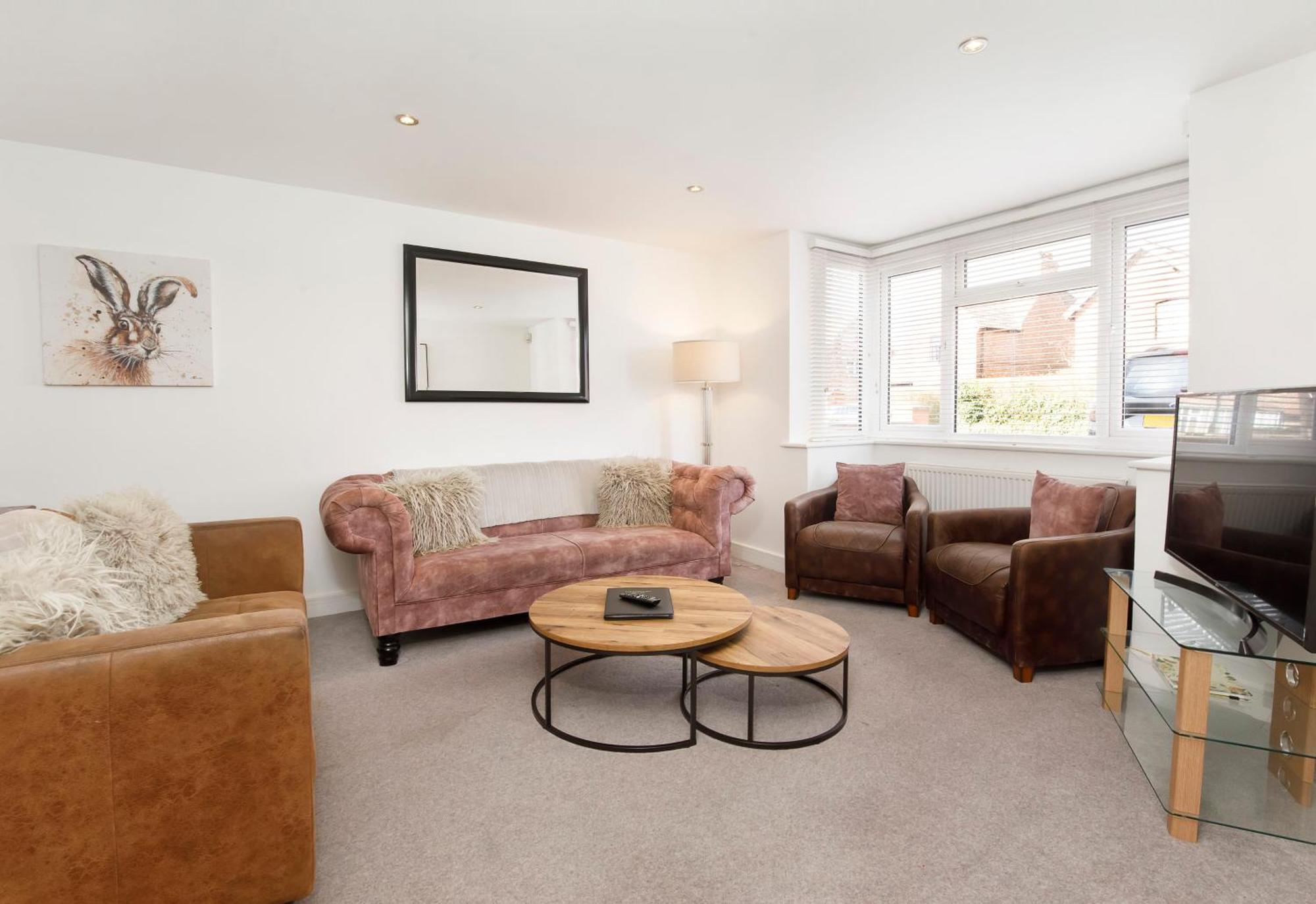 White House Apartments-Free Parking 1 Car Per Apartment York Extérieur photo
