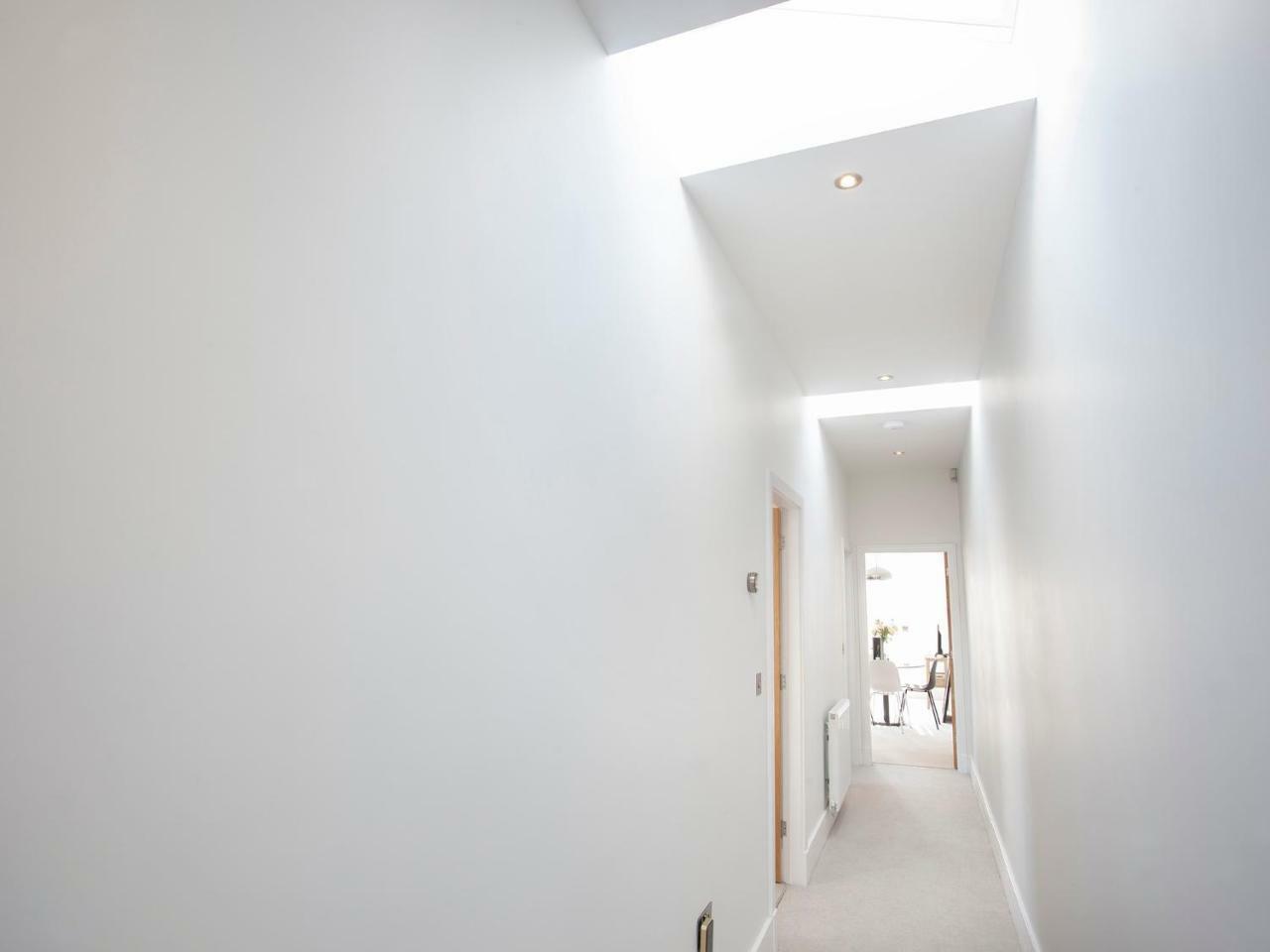 White House Apartments-Free Parking 1 Car Per Apartment York Extérieur photo